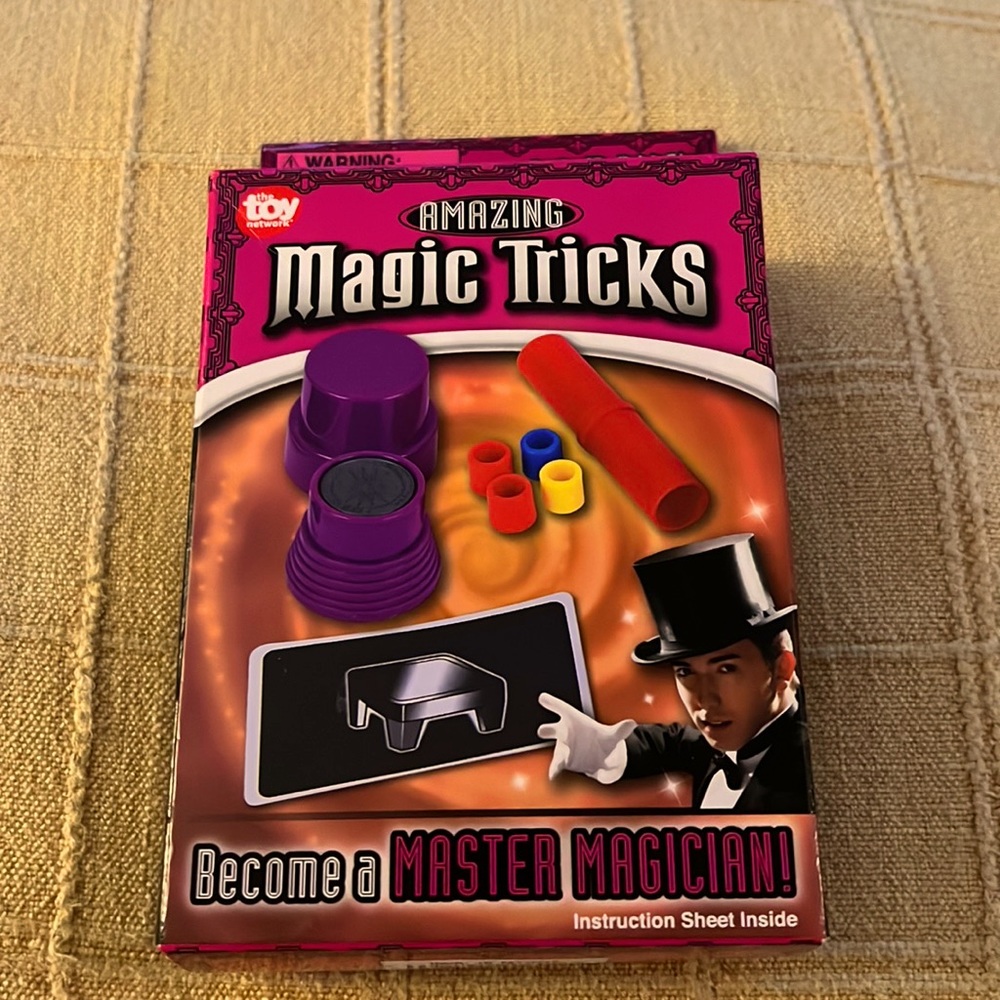 Magic trick, Mini kit #1 coin puzzle, money factory and perplexing beads